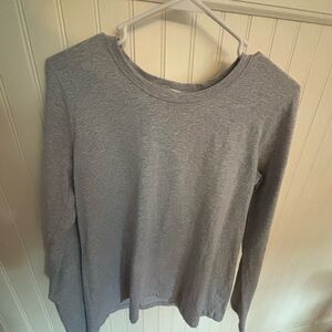 Zenana Outfitters Gray Fitted Long Sleeve Tee